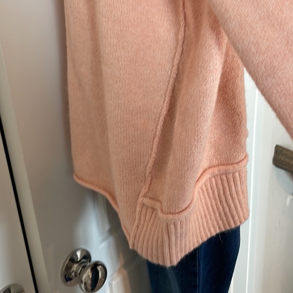 Yummy Sweater Co Pullover Sweater - Picture 4 of 7